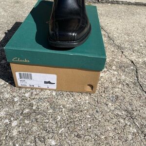 Clarks Men's Black Leather Loafers